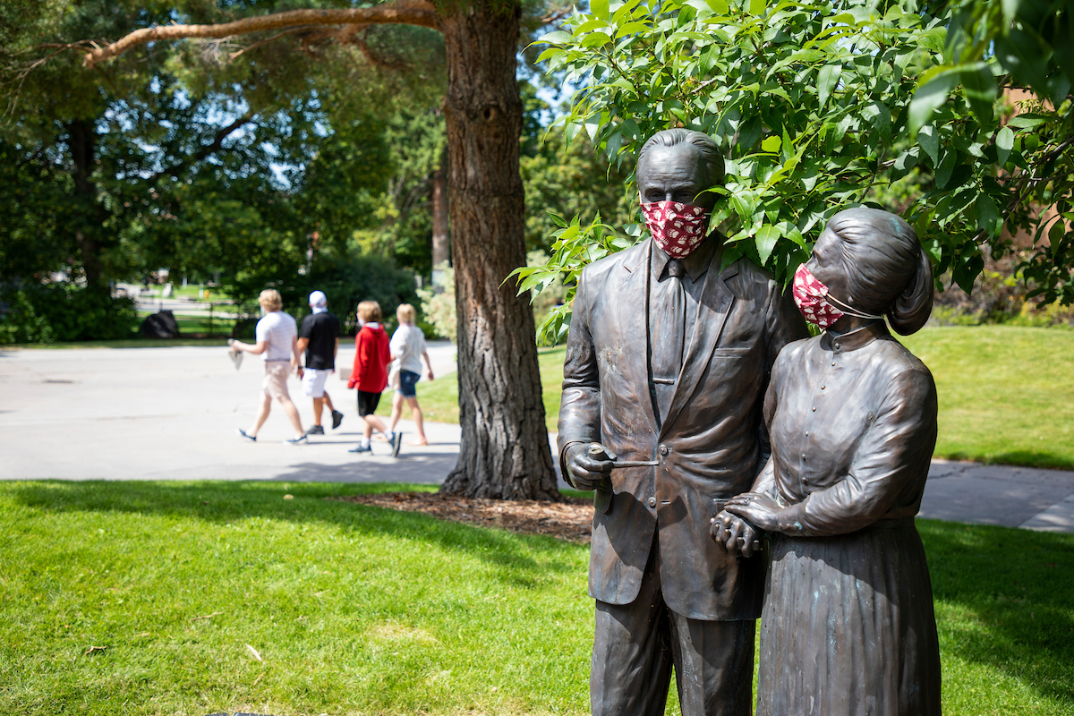 Photo of Mansfield statue