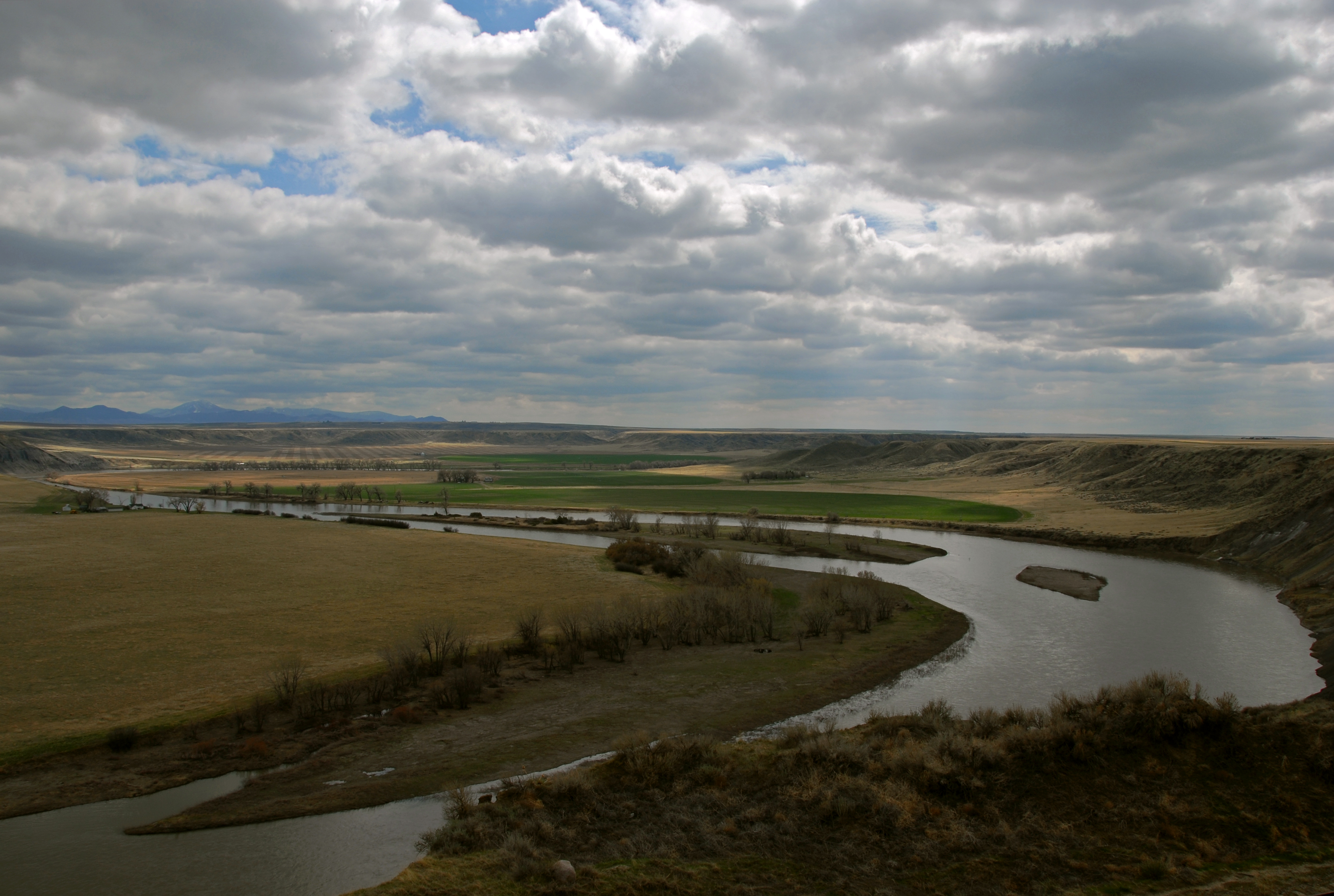 Just around this corner of the Missouri River sits Fort Benton, the oldest town in Montana, founded in 1846. 