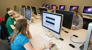 Biology students use the ISB’s high-tech computer lab.