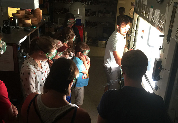 Nick teaches spectrum children about magnesium and carbon