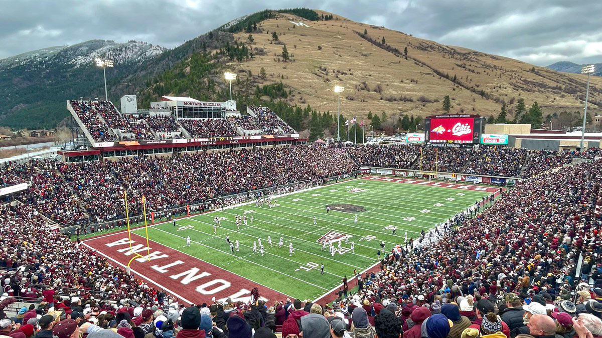 Washington Grizzly Stadium