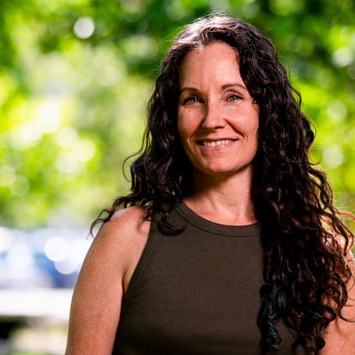 Dr. Angela Luis