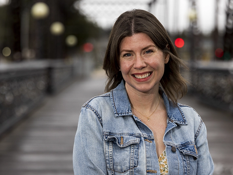 jenah mead headshot