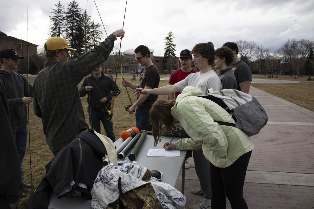 students build wildlife friendly fencing with back country anglers