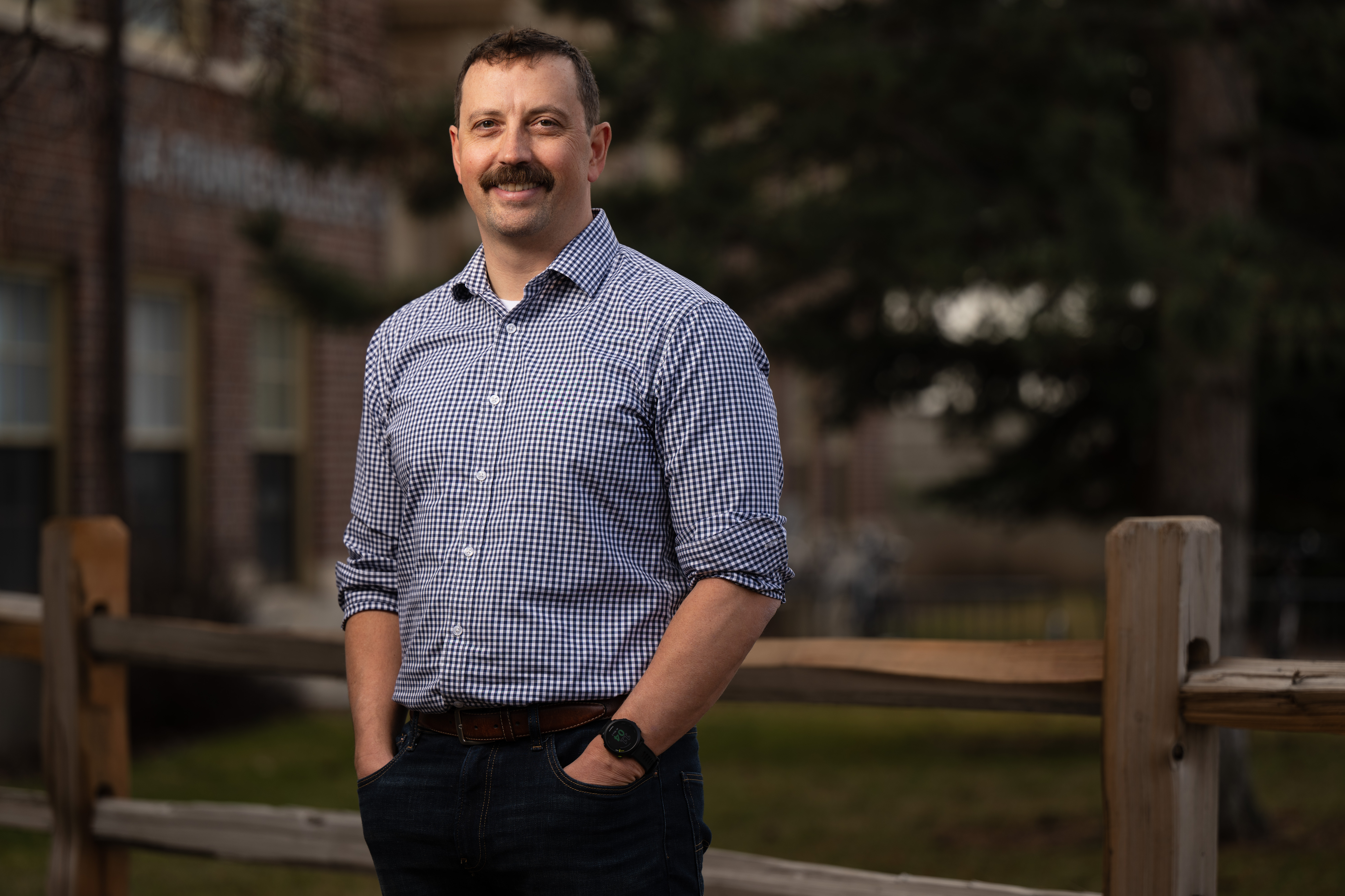 headshot of alex metcalf