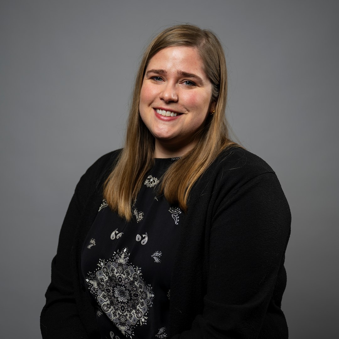 Headshot: Steph Dahl