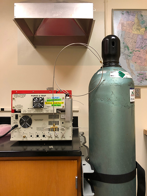 Image of equipment for a geoscience lab.