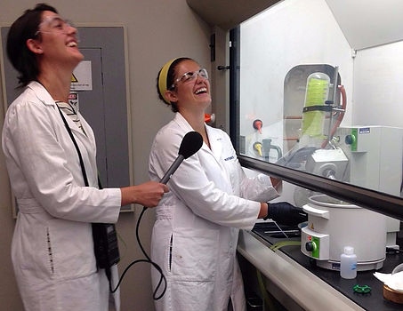 REU student conducting lab research