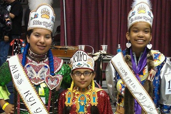 native american girls in crowns