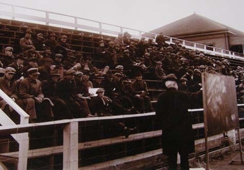 UM class held outdoors during the 1918 pandemic.