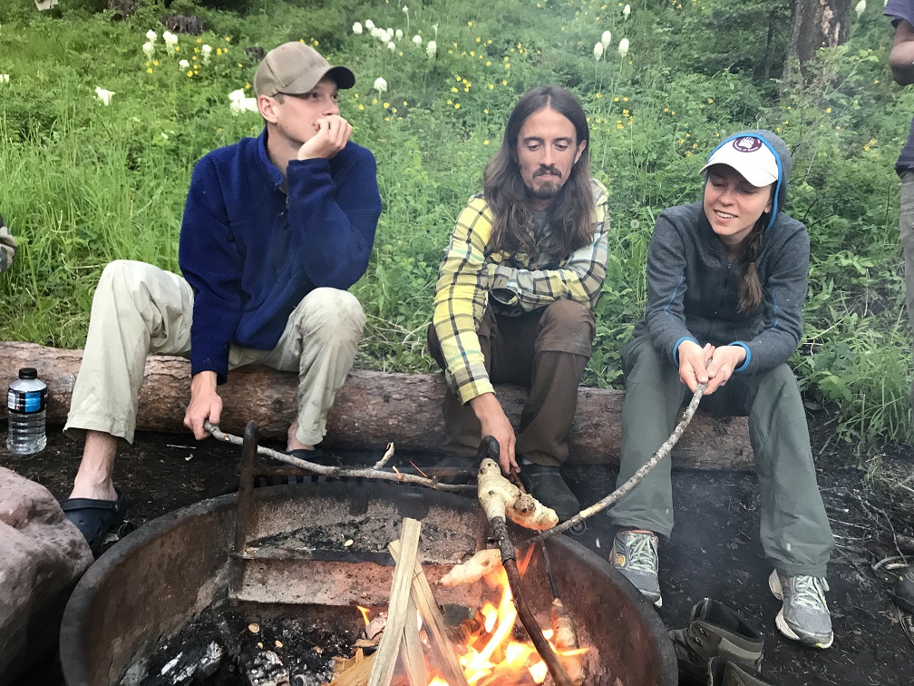 Baking pinnbröd (”stick bread”), a Swedish field speciality we used to do in kindergarten when visiting the woods. You eat it with butter, cinnamon and sugar. Photo: Dick Moberg
