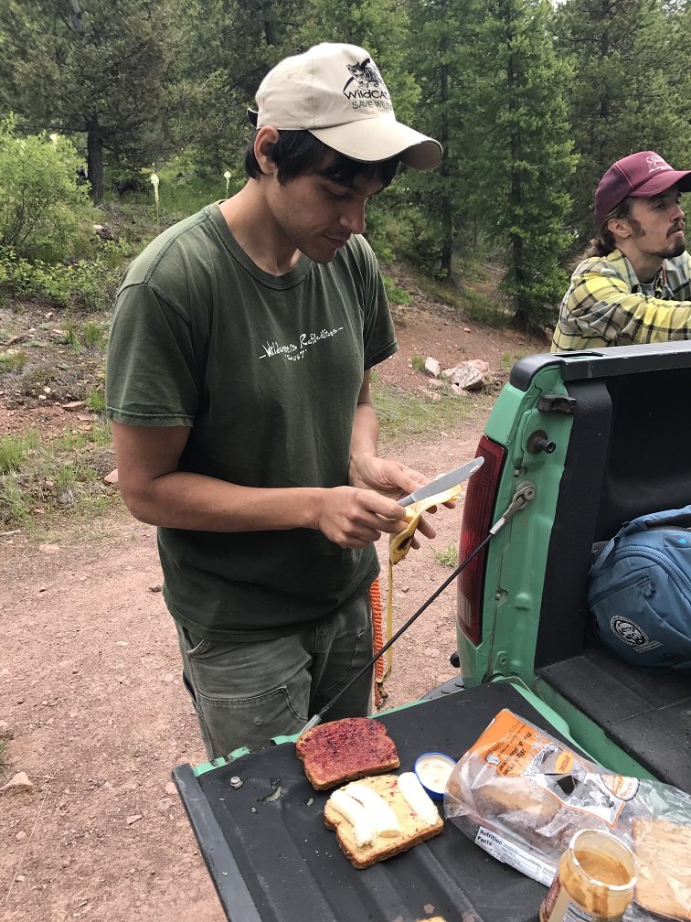 Alex showing me how to make a proper American field lunch, peanut butter banana/jam sandwiches. Photo: Dick Moberg