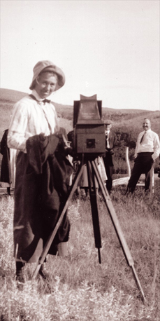 self portrait by Evelyn Cameron