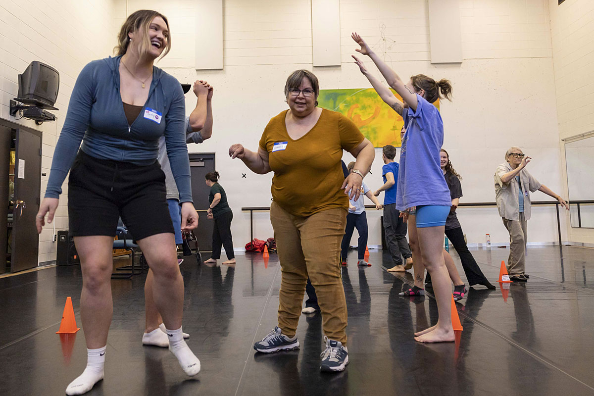 Seely Garrett works with multiple dancers.