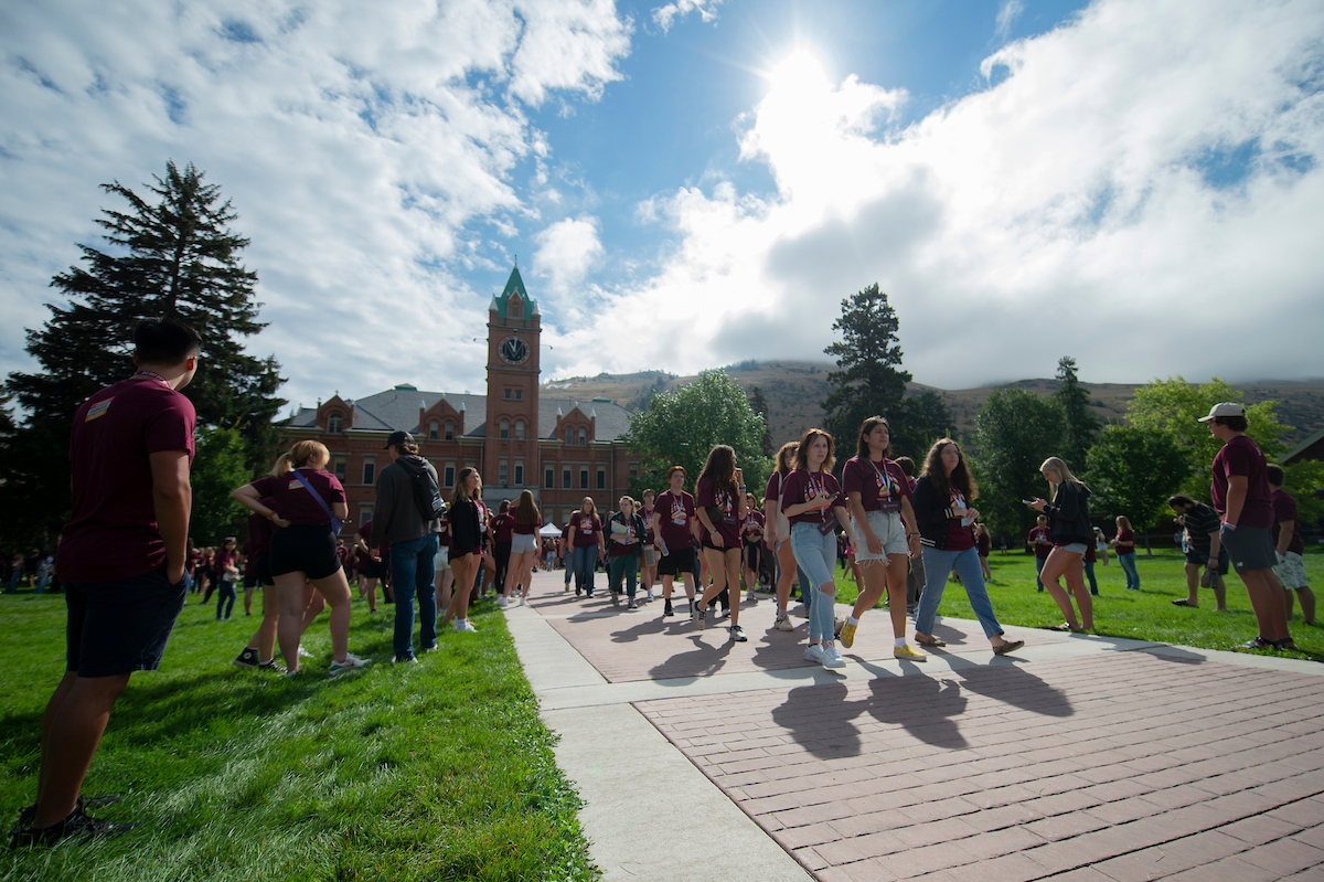 Students on Oval during Orientation.