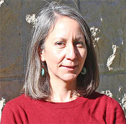 portrait photo of Renae Schmitt