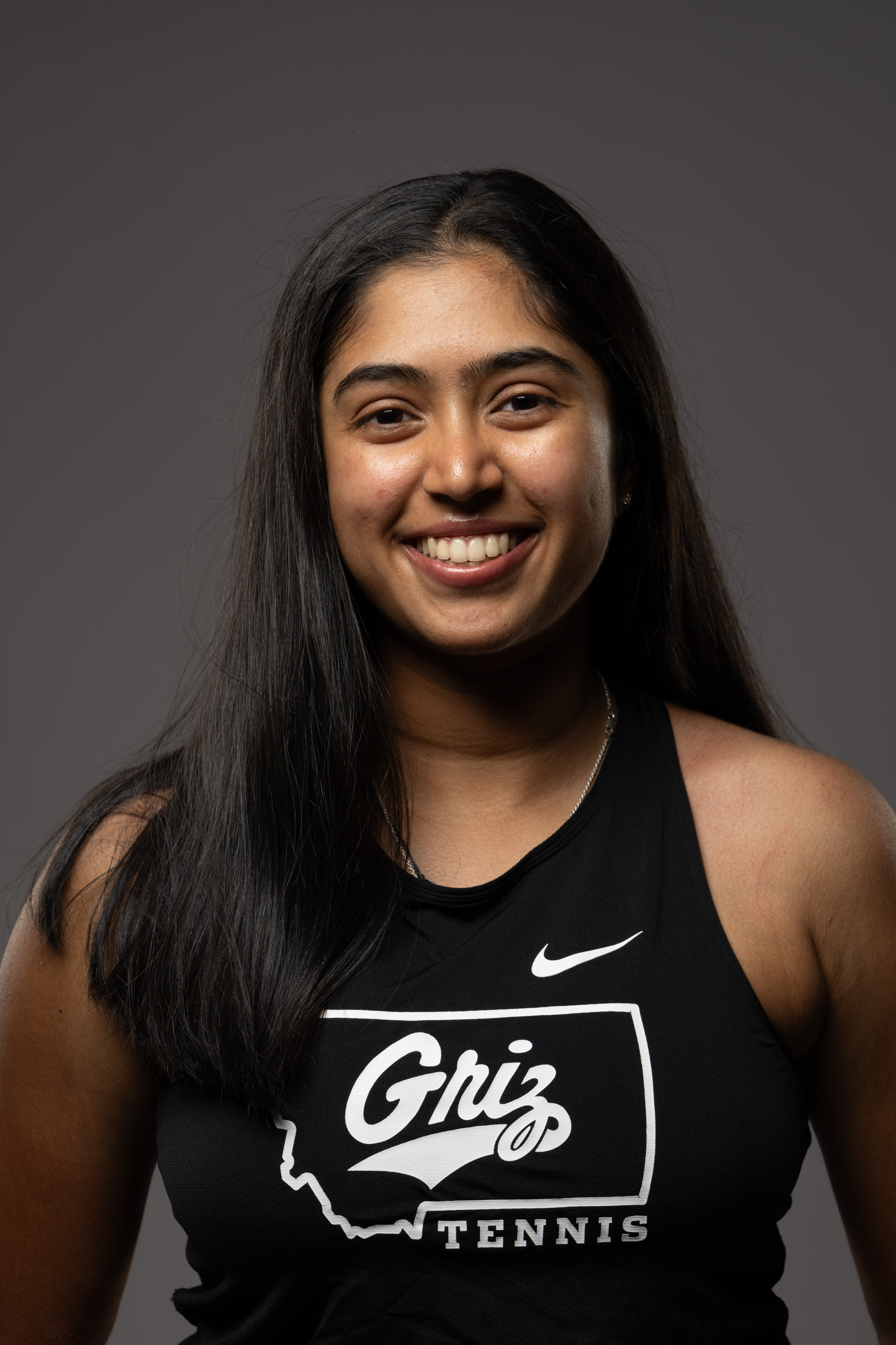 headshot image of pharmacy student Shivika Agrawal